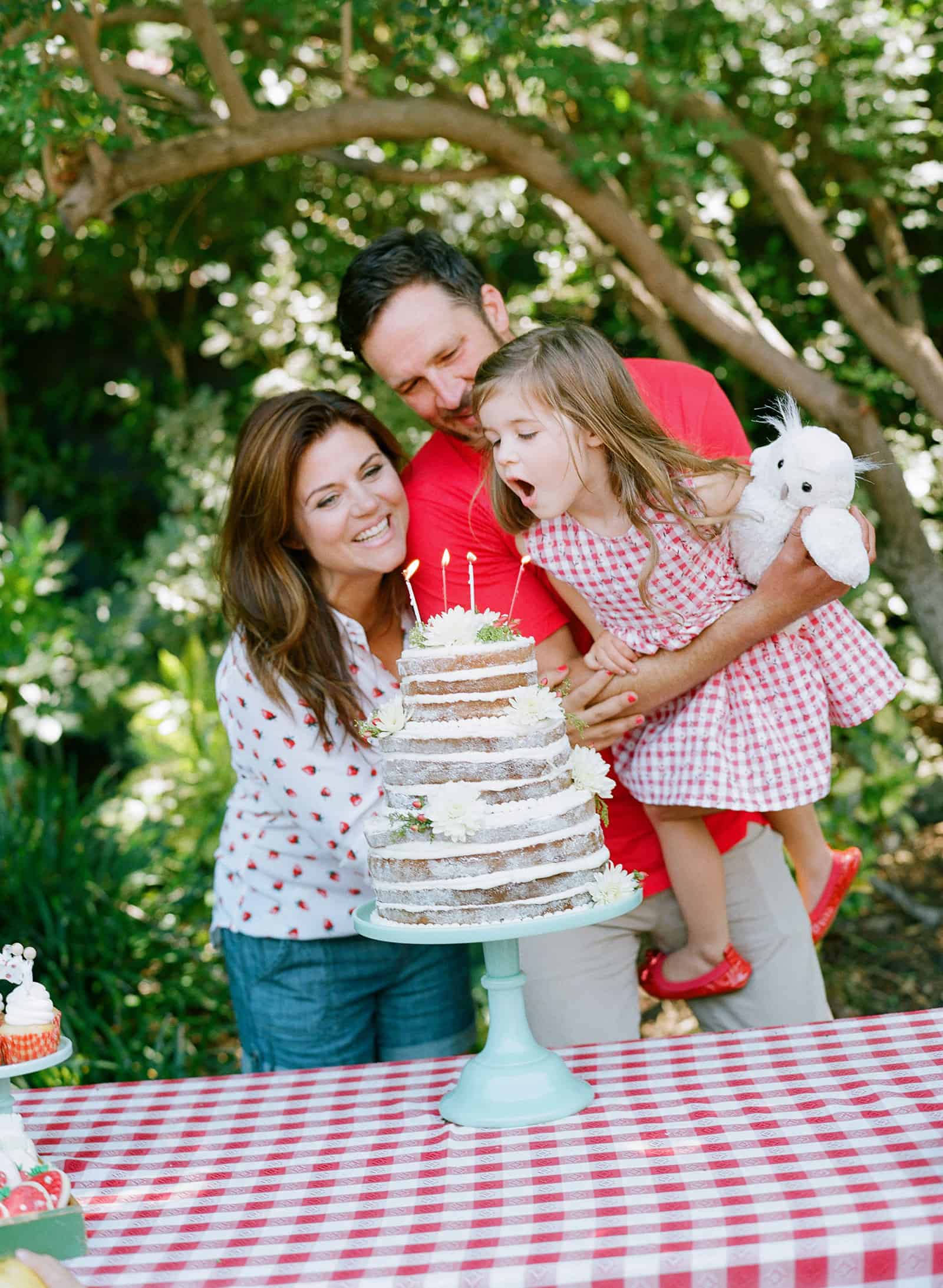 Strawberry Sweet - A Birthday Celebration by Tiffani Thiessen. Photos by Elizabeth Messina