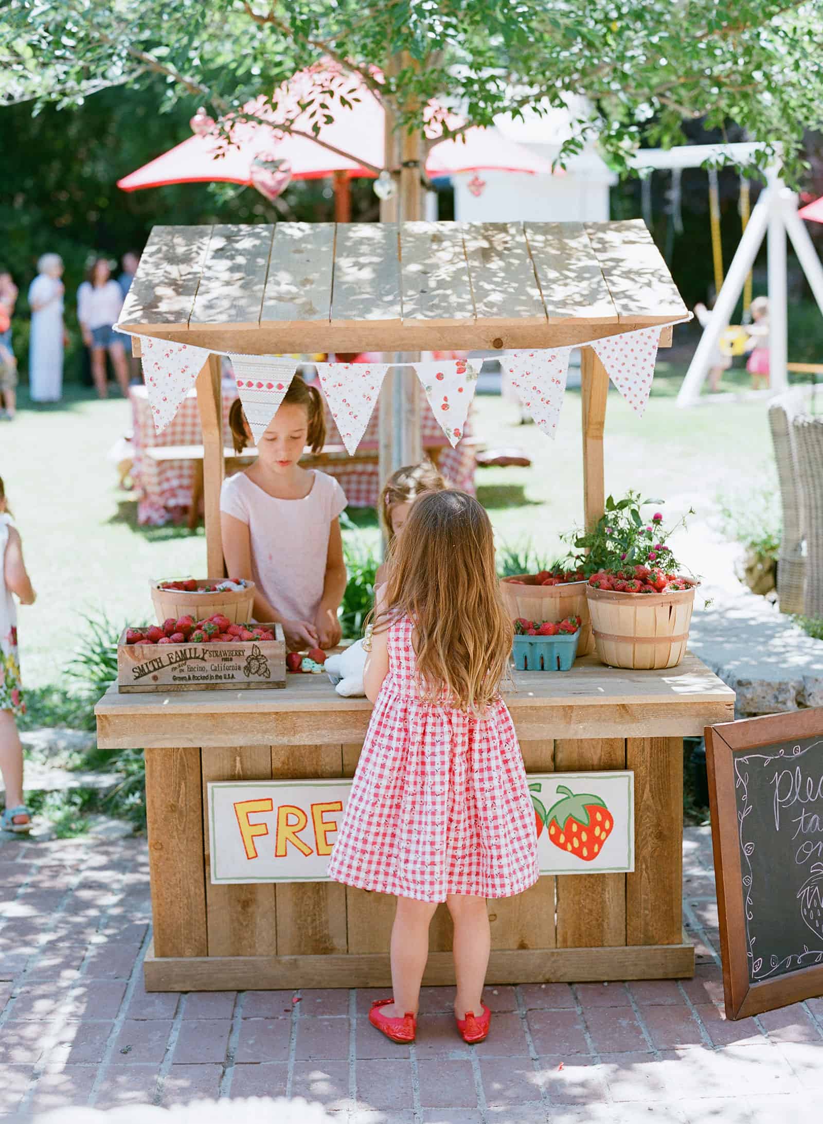 Strawberry Sweet - A Birthday Celebration by Tiffani Thiessen. Photos by Elizabeth Messina